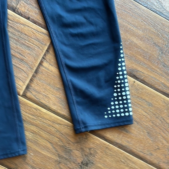 Athleta Capris - Size Small - Picture 4 of 12